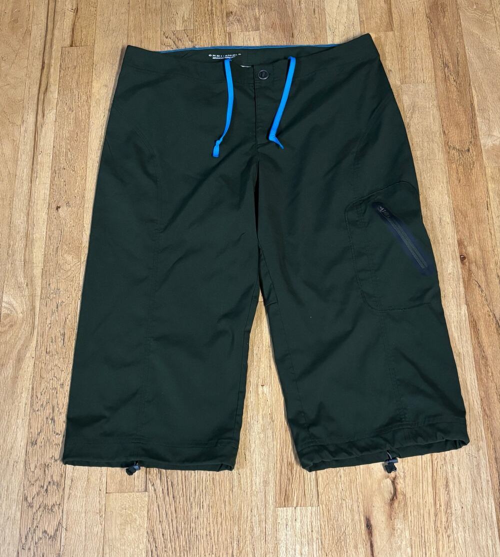 Women’s Columbia Olive Green Omni Shield Capri Pants Hiking Outdoors, size 12